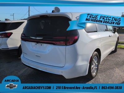 2026 Chrysler Pacifica Select