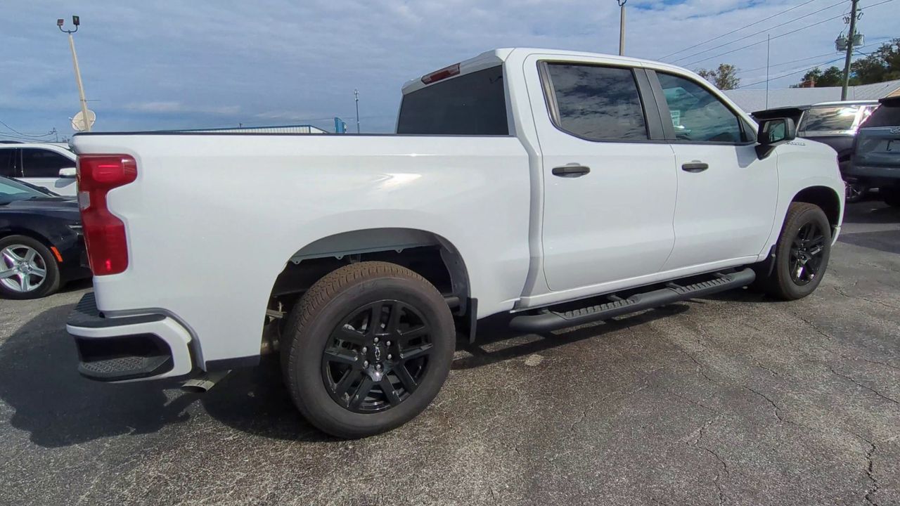 2025 Chevrolet Silverado 1500 Custom