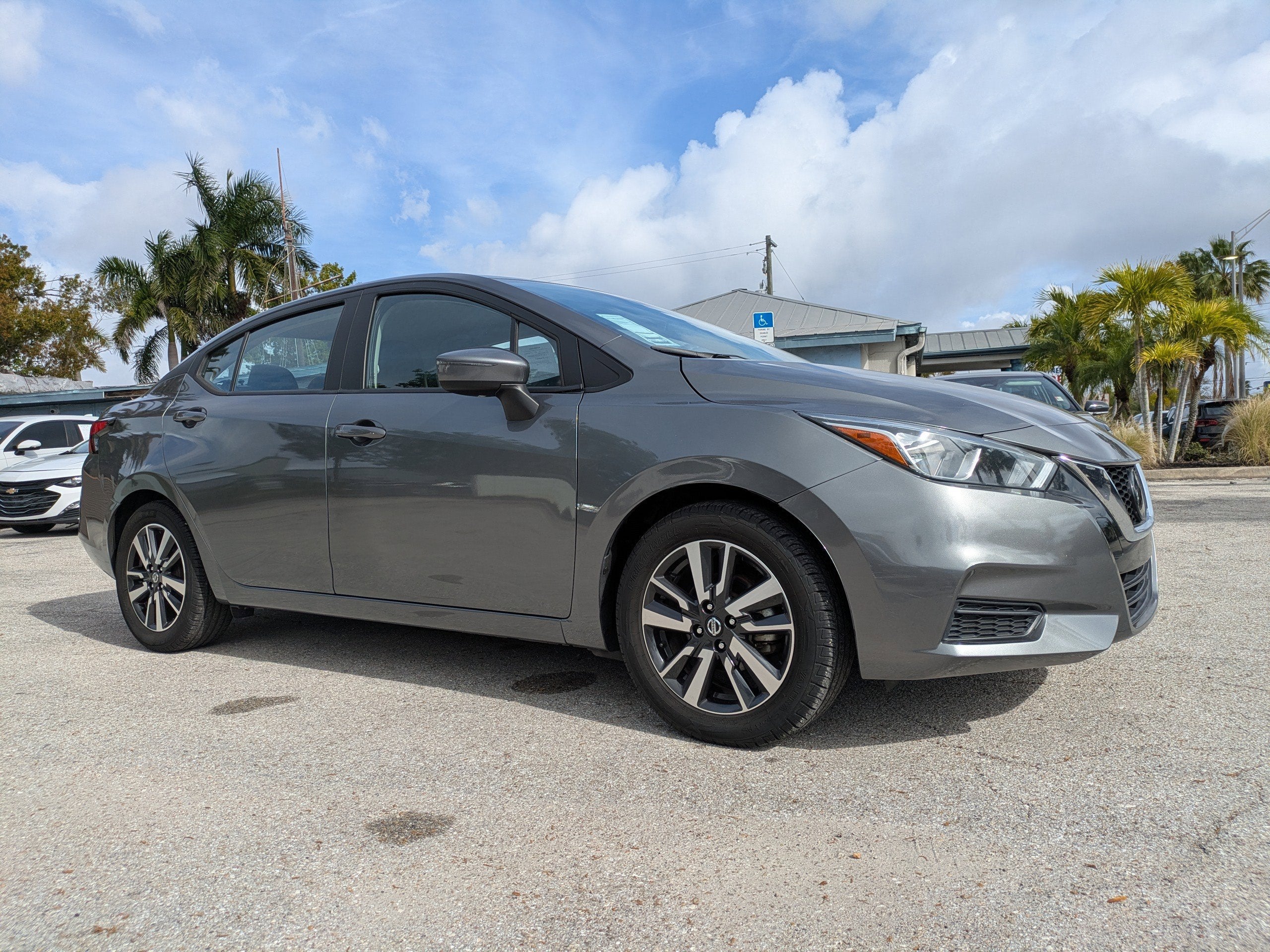2021 Nissan Versa SV Xtronic CVT