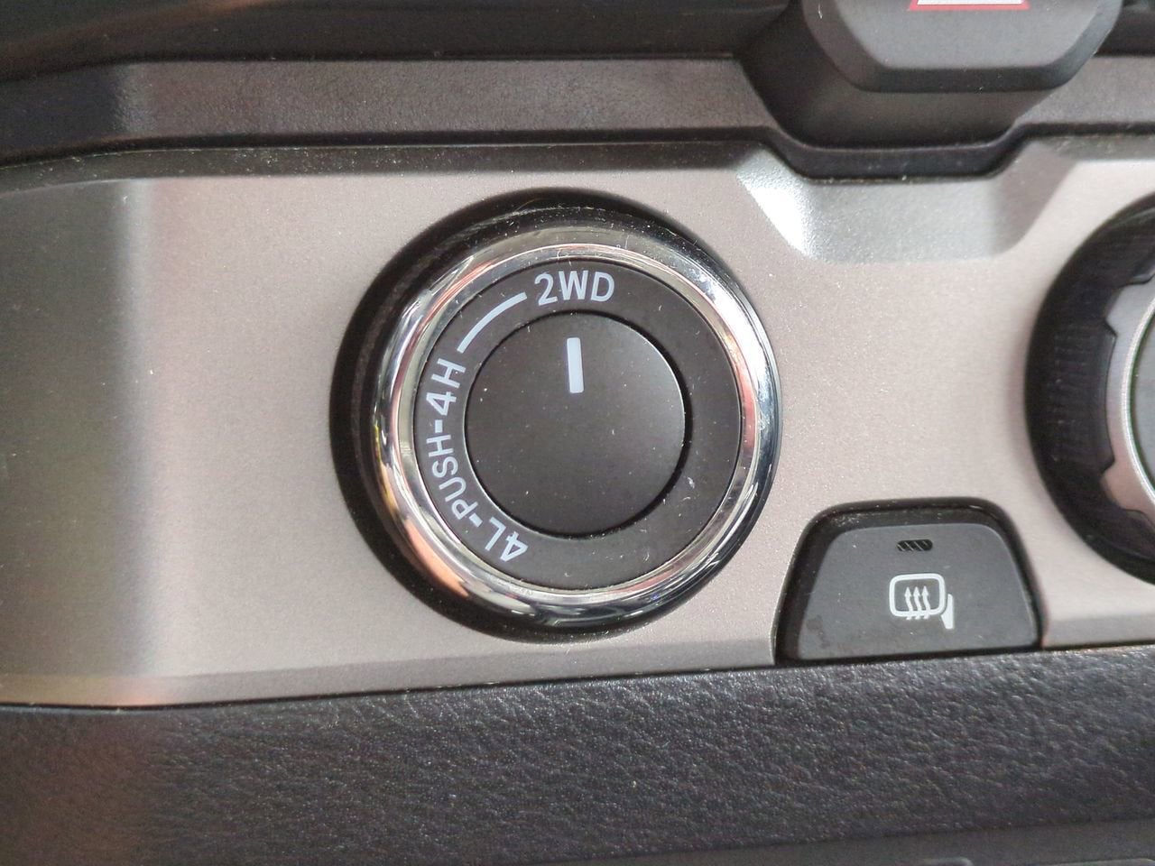 2022 Toyota Tacoma SR V6