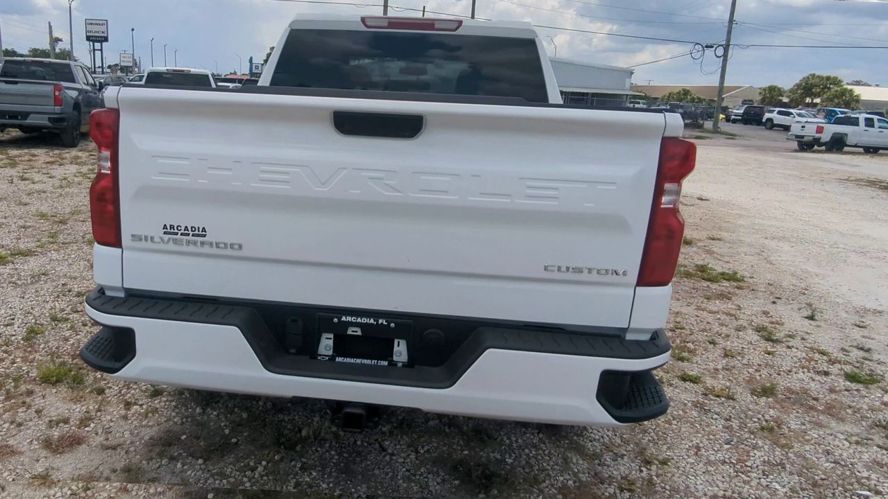 2025 Chevrolet Silverado 1500 Custom