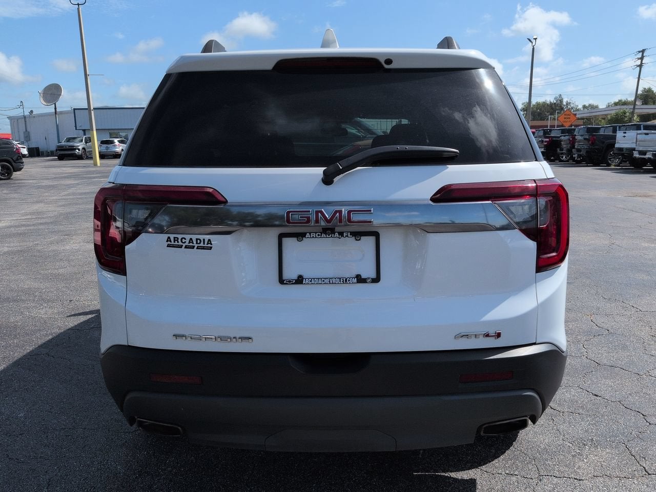 2023 GMC Acadia AT4
