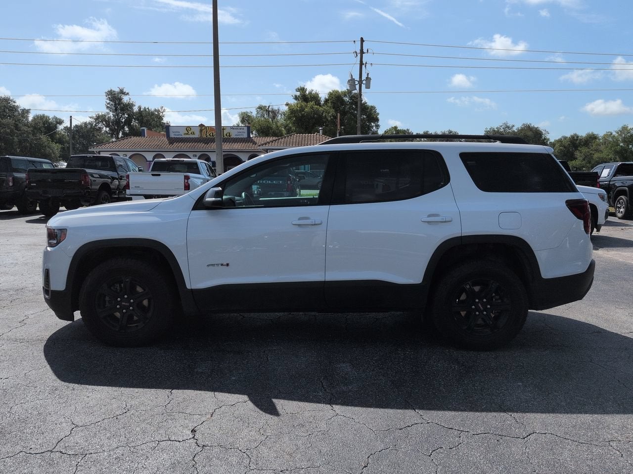 2023 GMC Acadia AT4