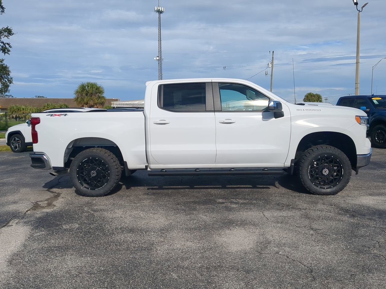 2025 Chevrolet Silverado 1500 LT (2FL)