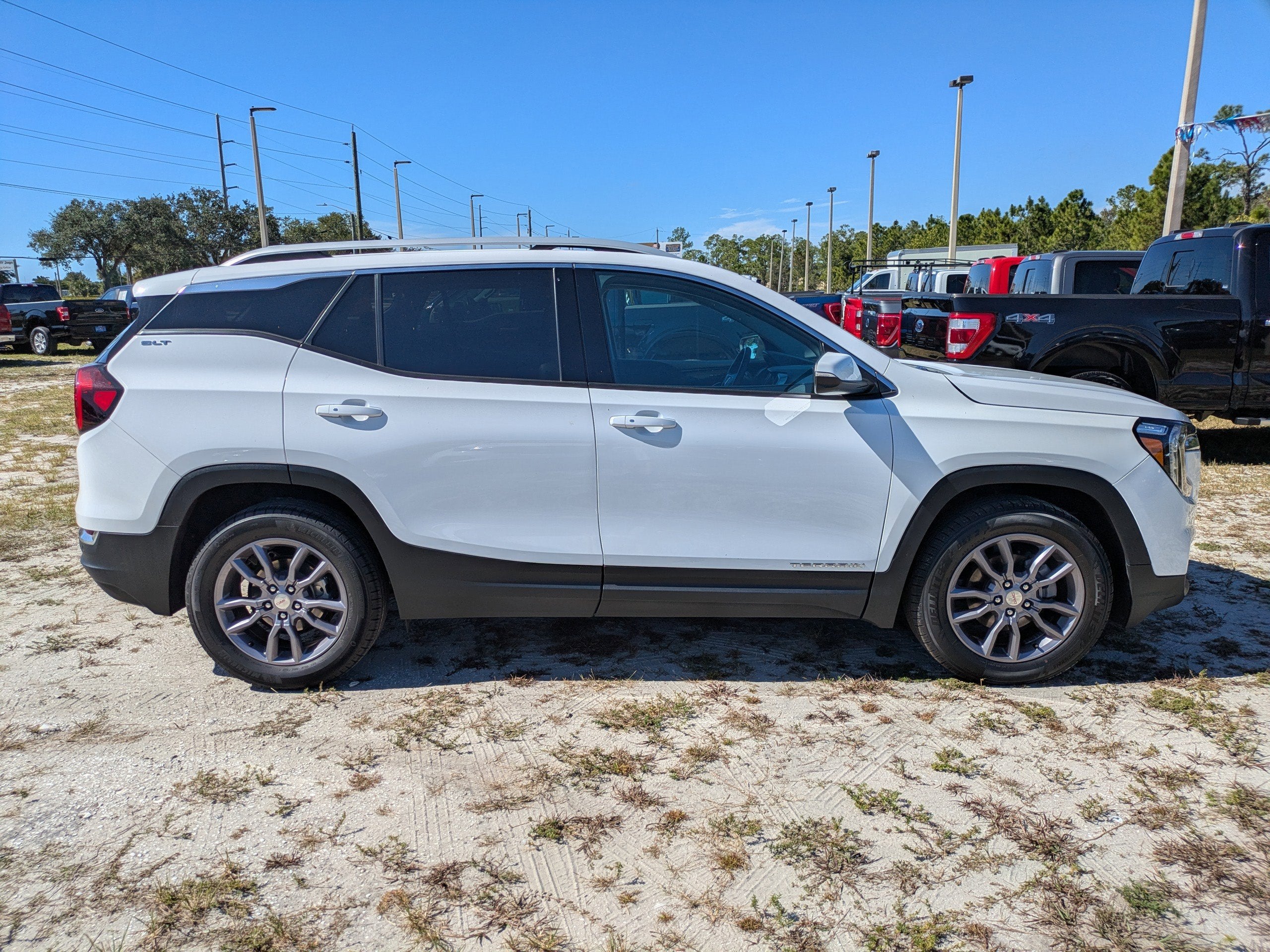 2023 GMC Terrain SLT