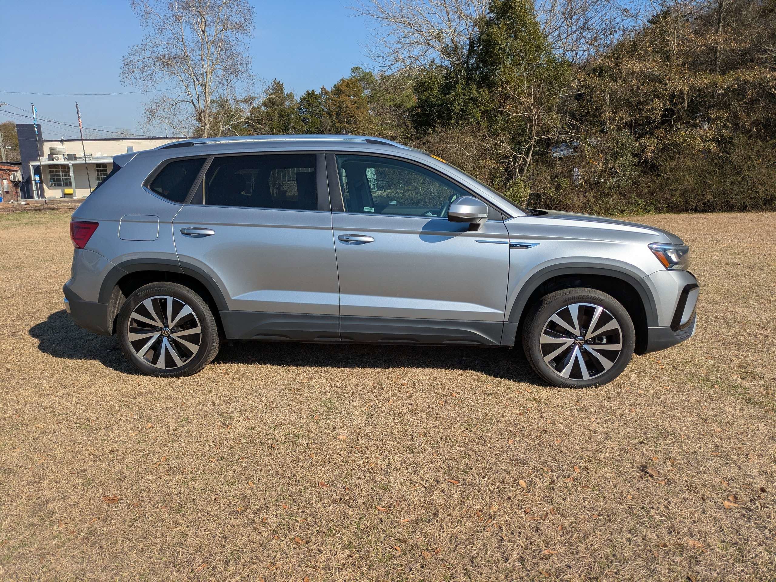 2024 Volkswagen Taos SE