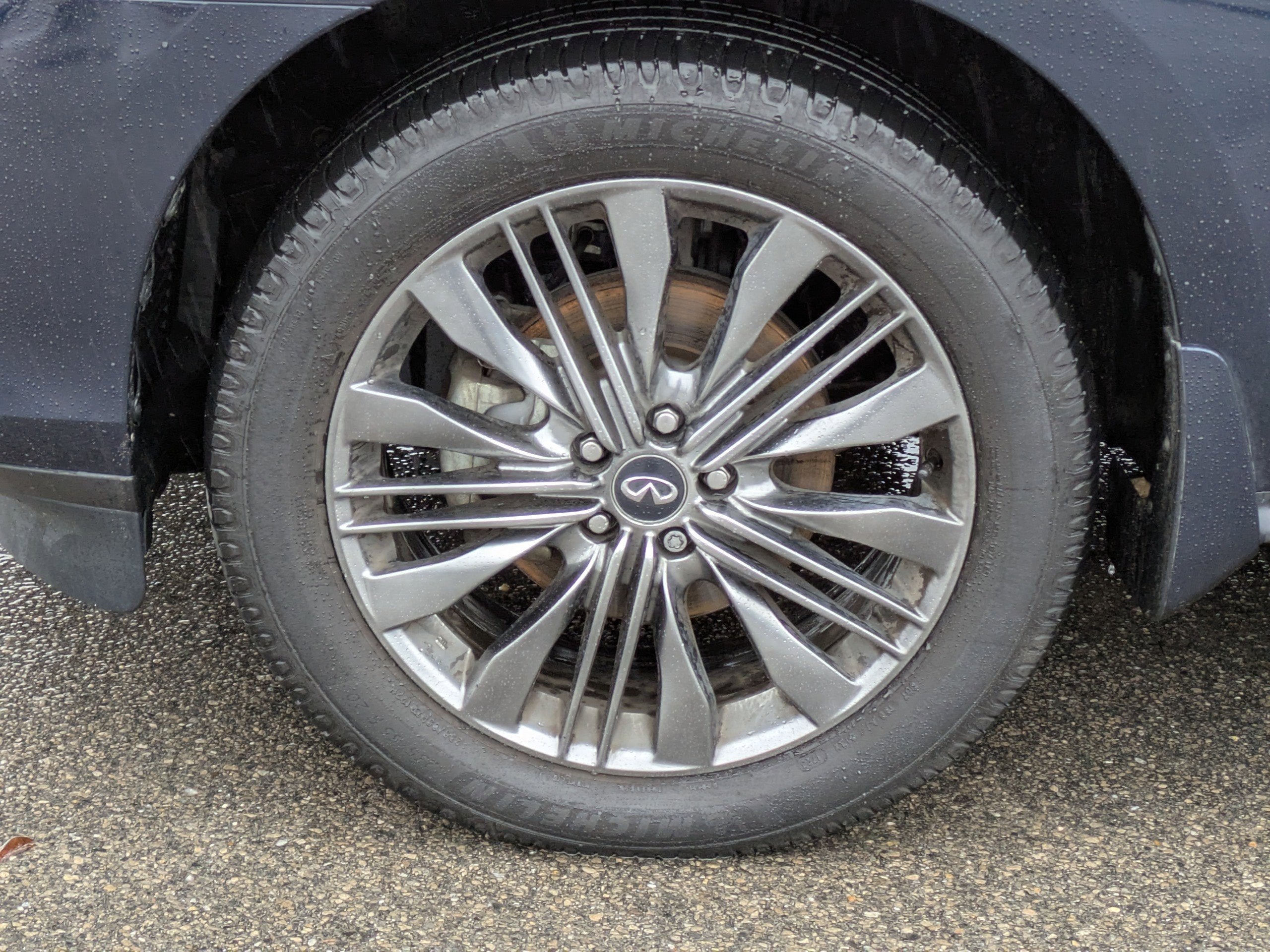 2019 INFINITI QX60 LUXE