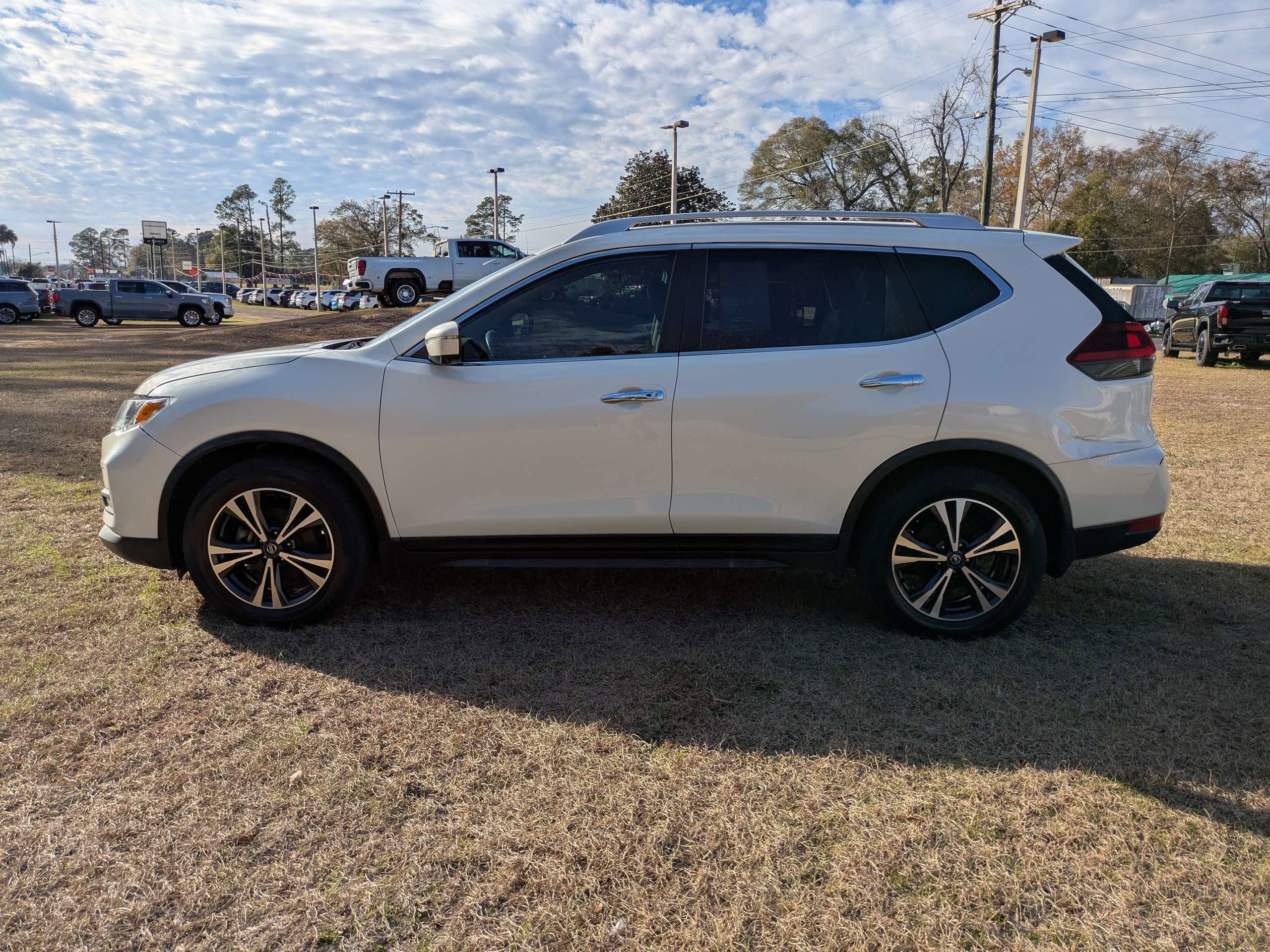 2020 Nissan Rogue SV FWD